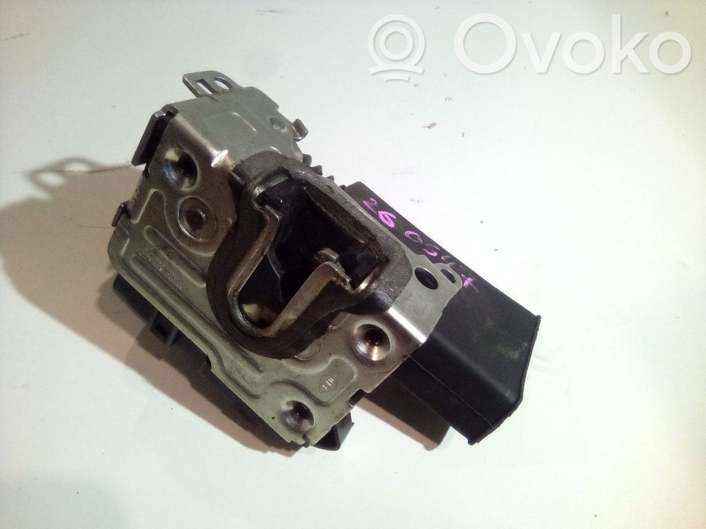Dacia Sandero Front door lock 
