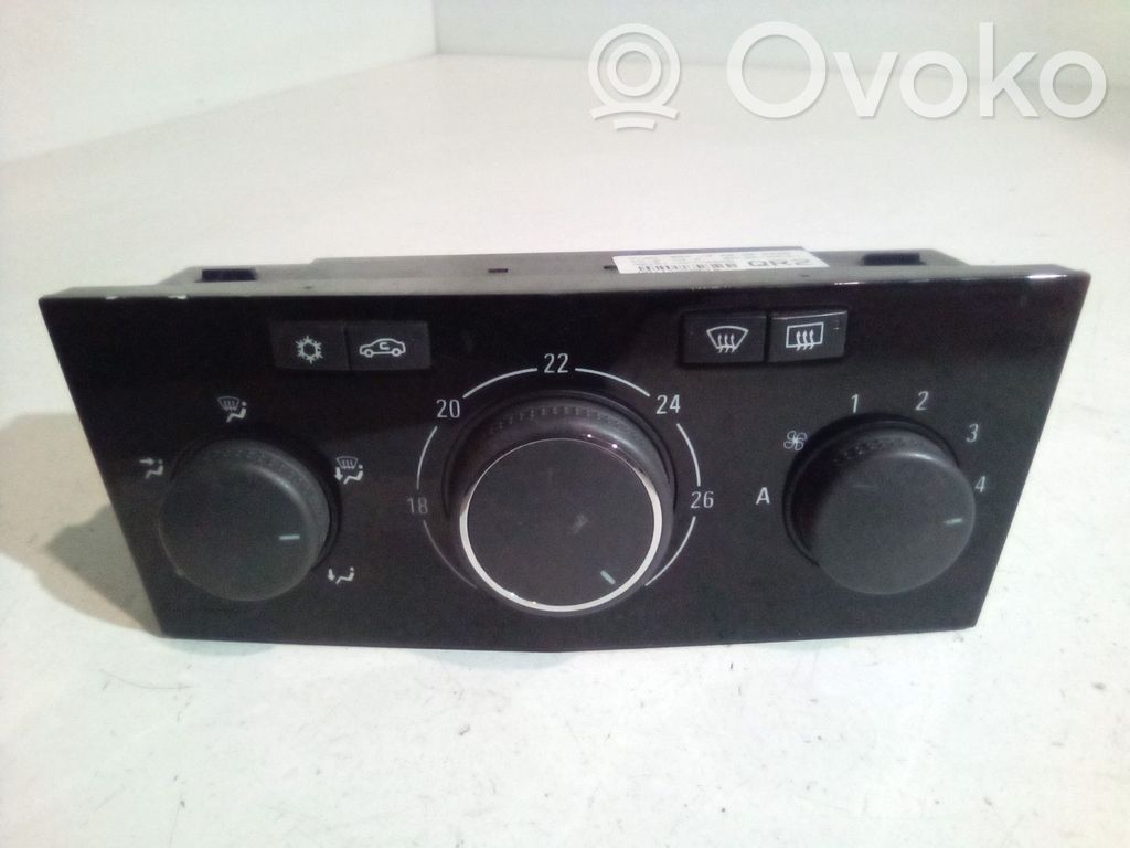 Opel Astra H Climate control unit 