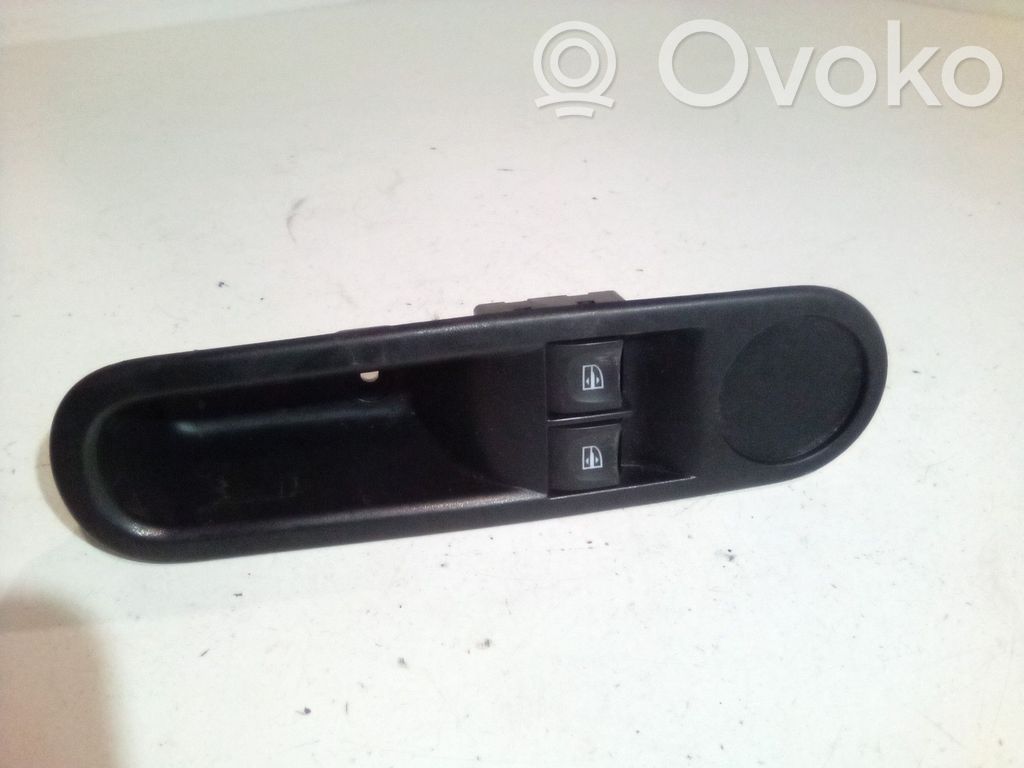 Renault Twingo III Electric window control switch 