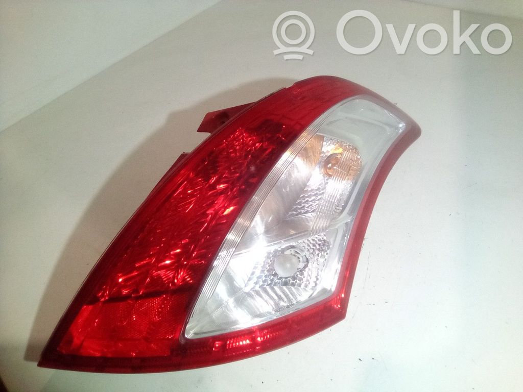 Suzuki SX4 Aizmugurējais lukturis virsbūvē 