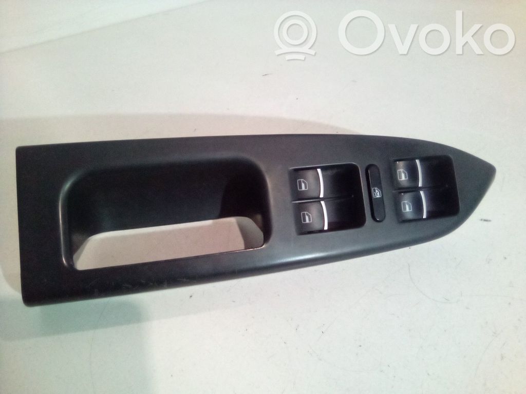 Volkswagen Touran II Przyciski szyb 