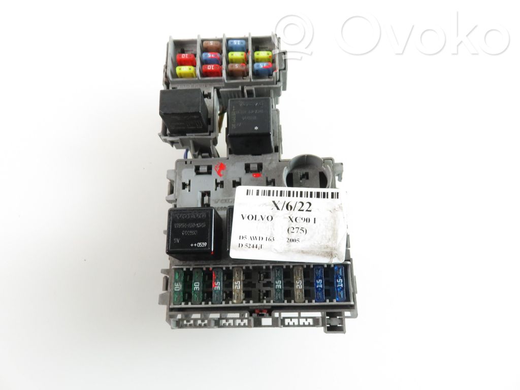 Fuse box set   8690698,8690698