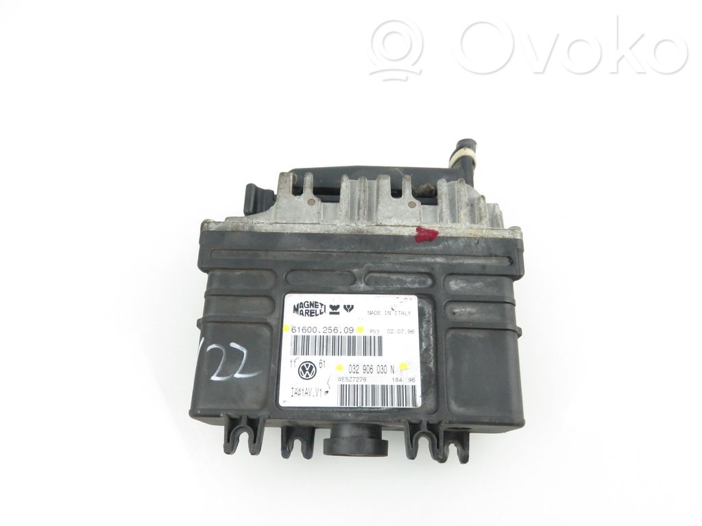 Volkswagen Golf III Engine control unit/module 