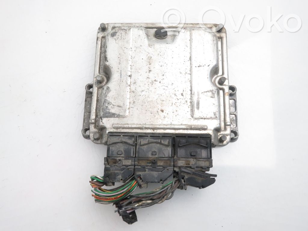 Renault Master II Engine control unit/module 