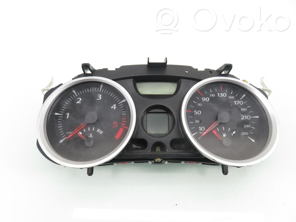 Renault Megane II Speedometer (instrument cluster) 