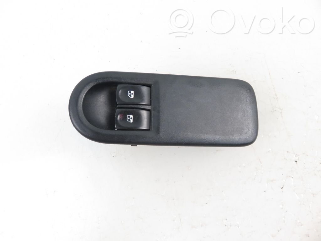 Electric window control switch   8200356519,8200356519