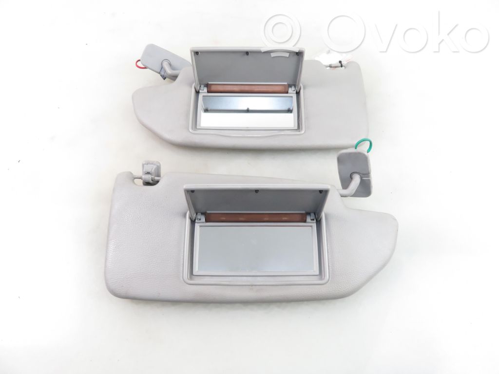 Sun visor clip/hook/bracket