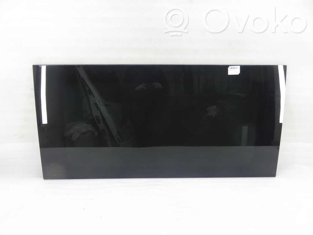 Side middle window/glass
