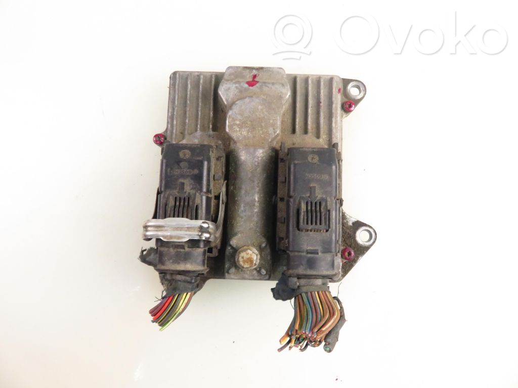 Opel Zafira B Engine control unit/module 
