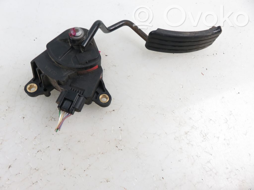 Akceleratoriaus pedalas   8200297335,8200297335