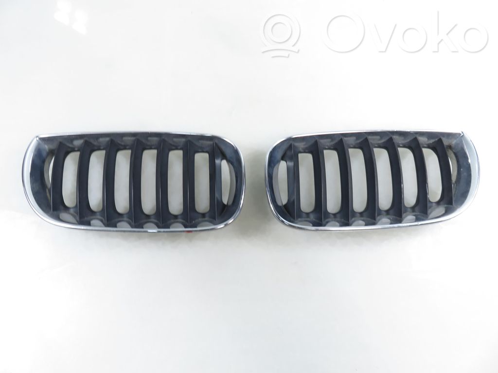 Grille de calandre avant   3414903,3414903