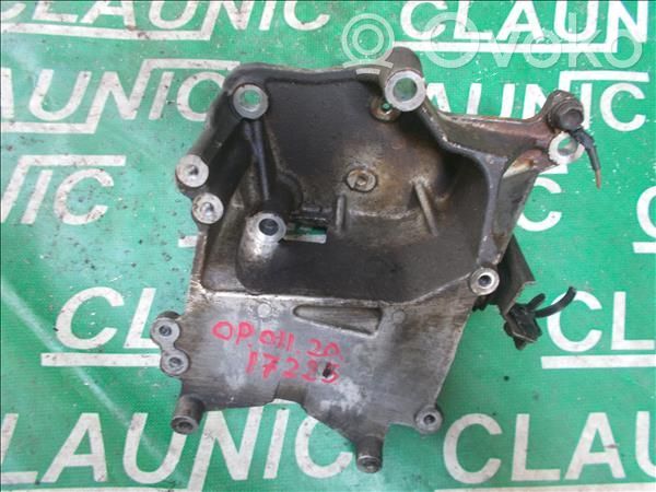Engine mounting bracket   069293,069293,OP0112017225