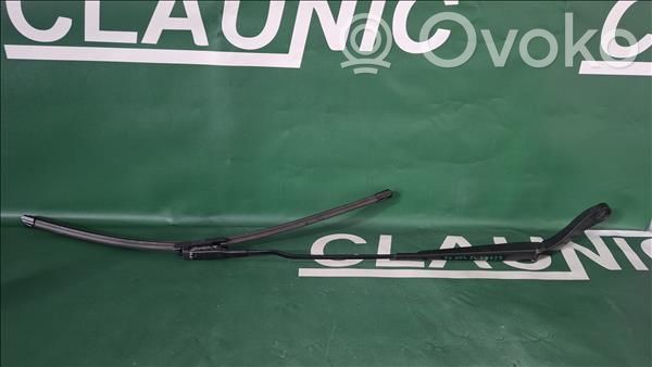 Front wiper blade arm