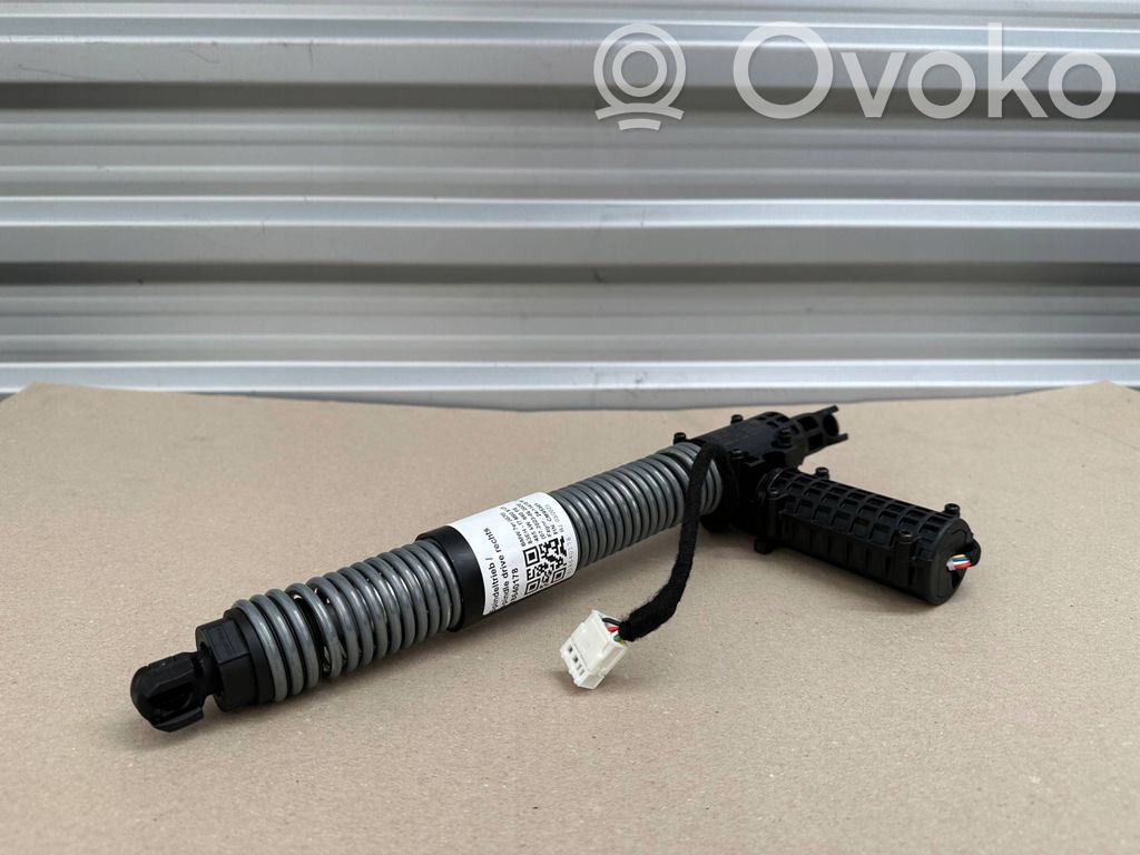 BMW 7 G70 Puntone del portellone posteriore 