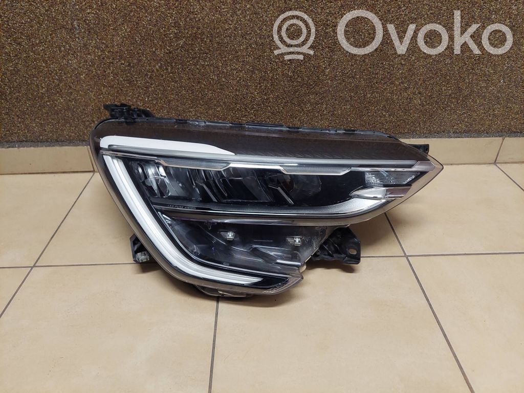 Renault Arkana Lampa przednia 