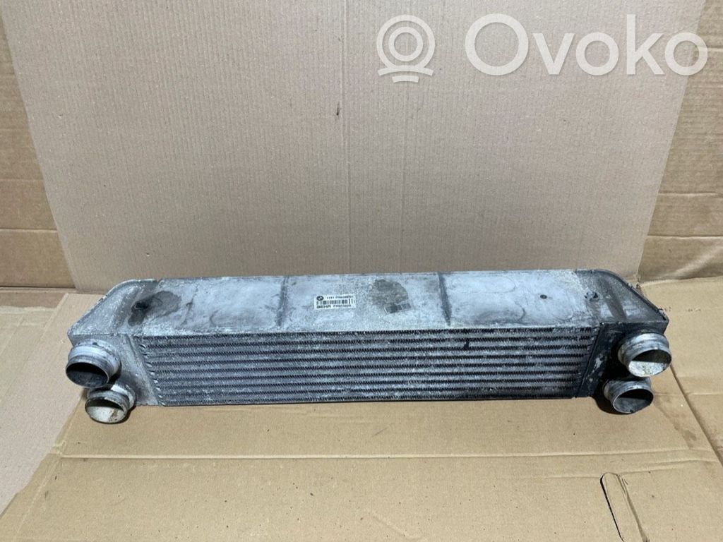 BMW 7 E65 E66 Interkūlerio radiatorius 