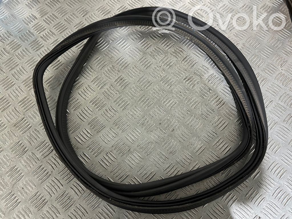 Seal rubber (tailgate)
