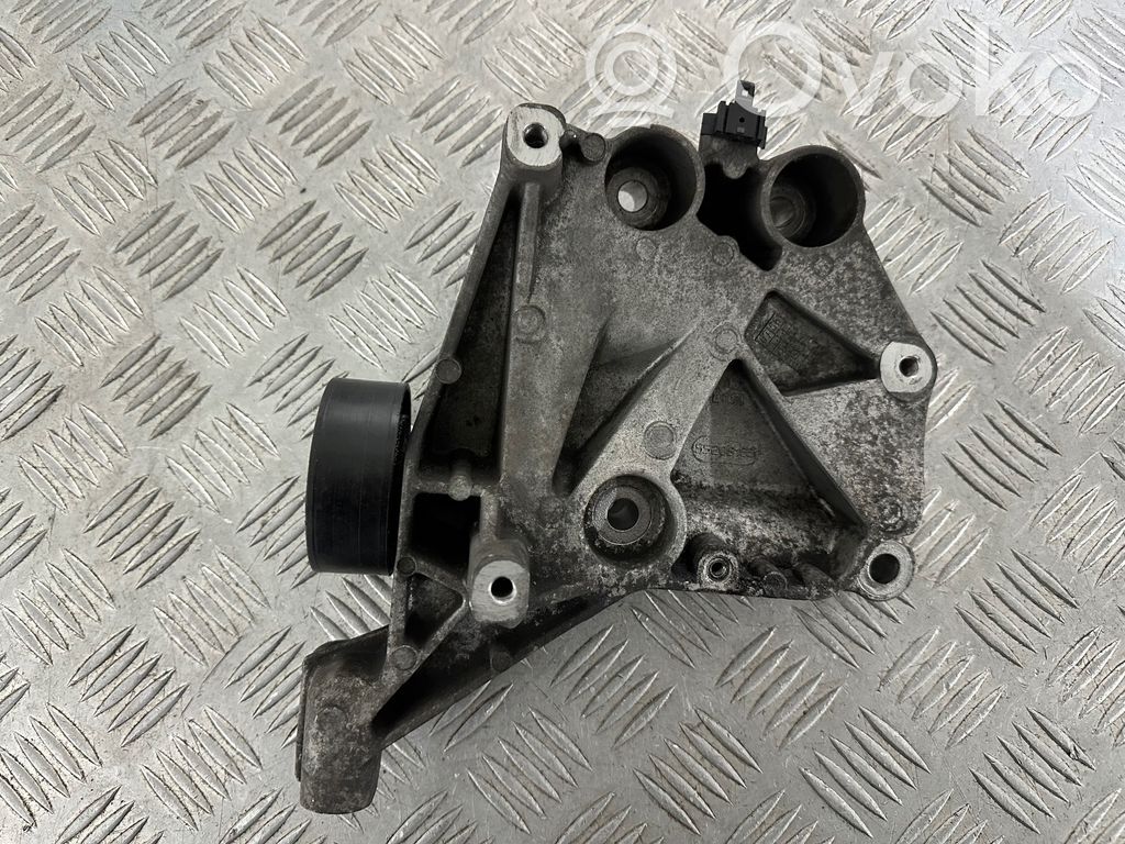 Lancia Delta III Engine mounting bracket 