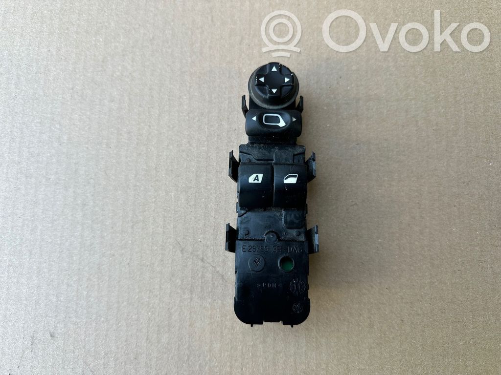Peugeot 207 Electric window control switch 