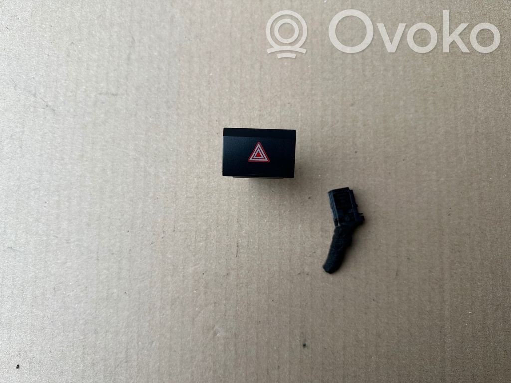 Botón interruptor de luz de peligro   8P0941509D
