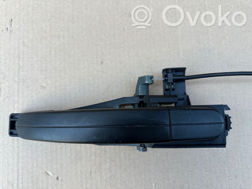 Ford Focus Takaoven kahvan kehys 