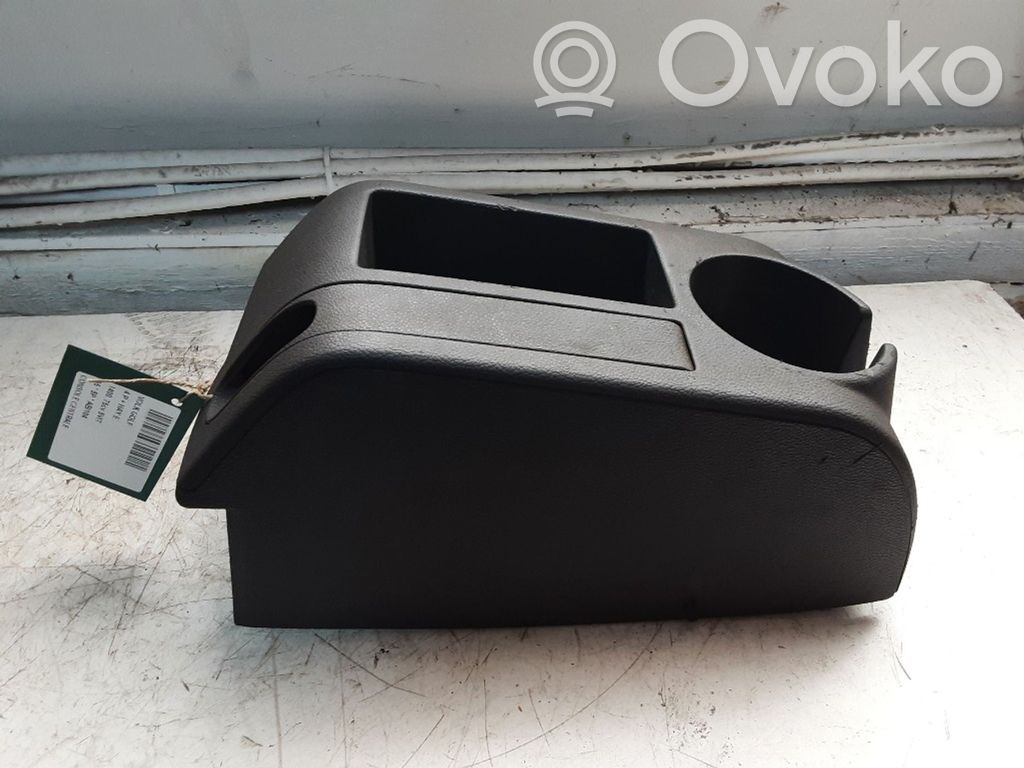 Volkswagen Golf V Keskikonsoli 