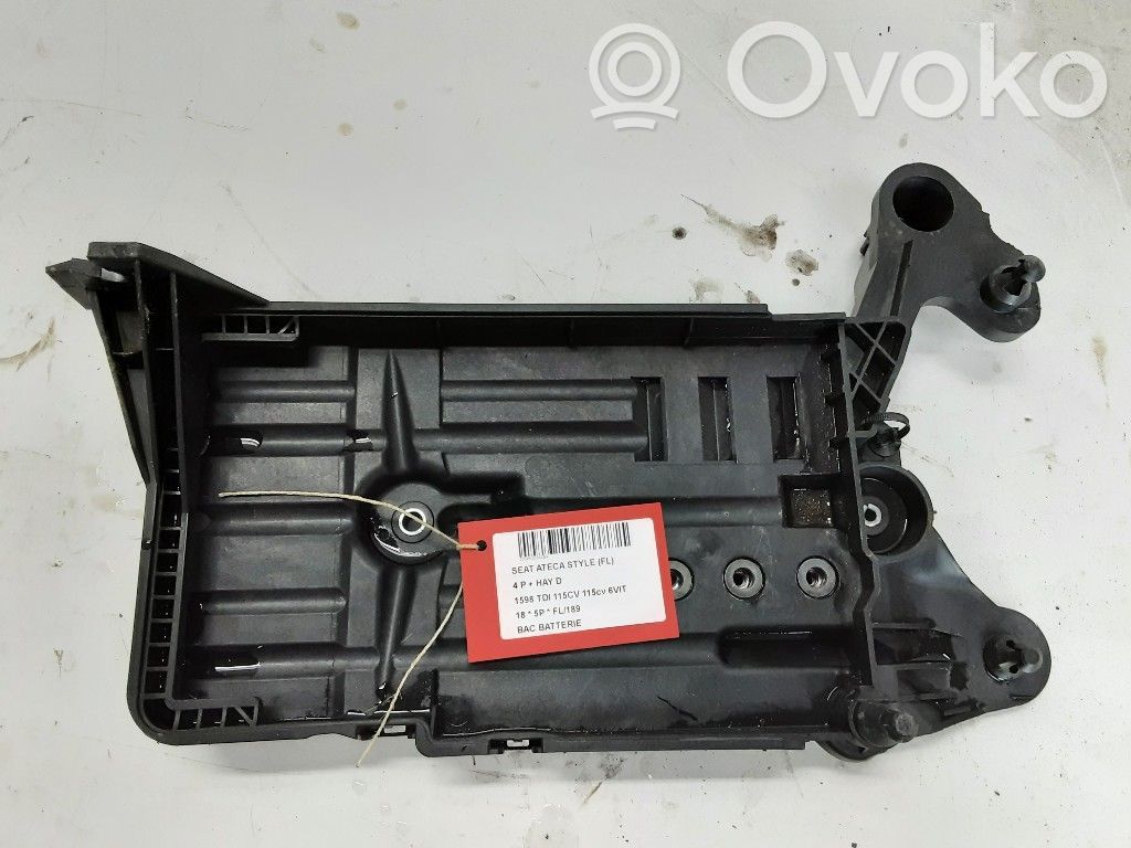 Akumuliatoriaus dėžė   5Q0915331K,5Q0915331K