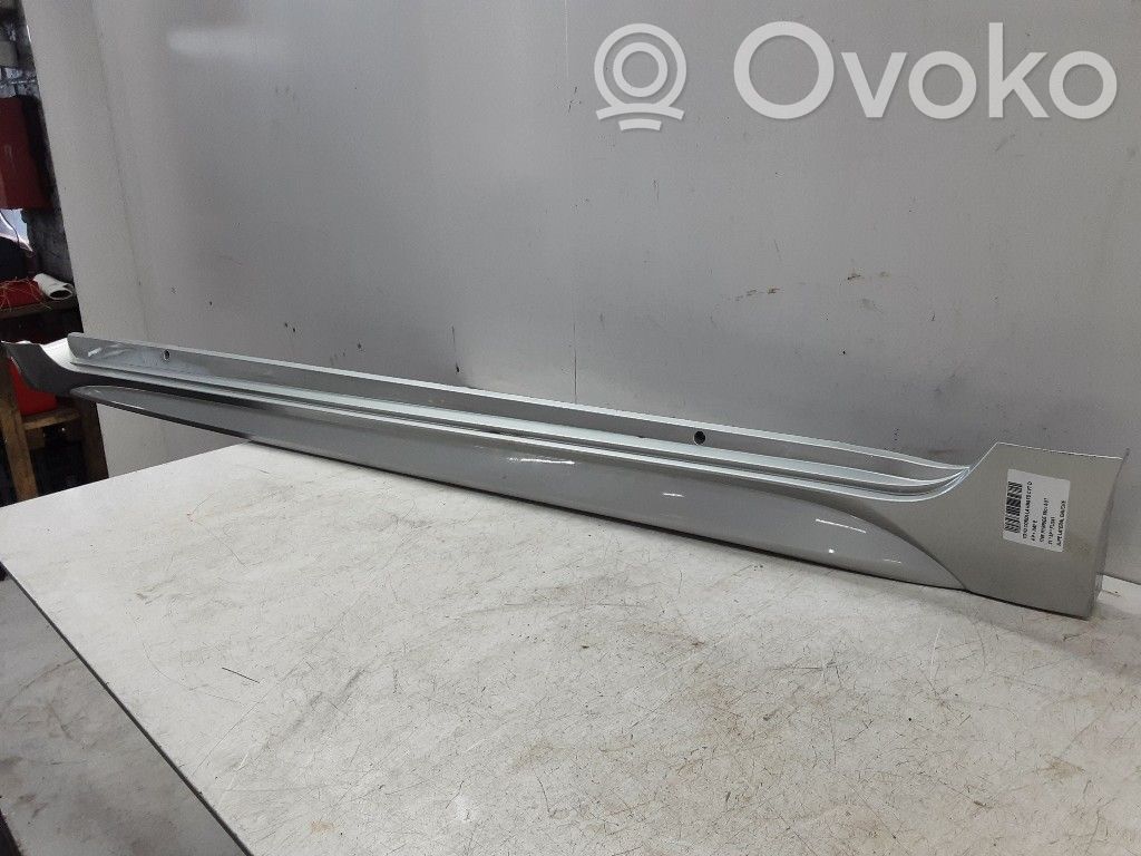Toyota Corolla E210 E21 Kynnyksen/sivuhelman lista 