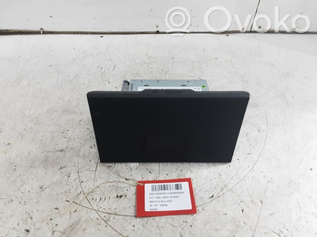 Dacia Duster III Panel / Radioodtwarzacz CD/DVD/GPS 