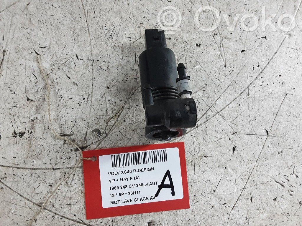 Volvo XC40 Windscreen/windshield washer pump 