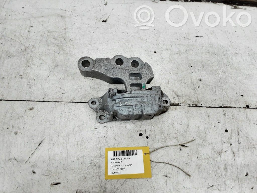 Fiat Tipo Engine mount bracket 