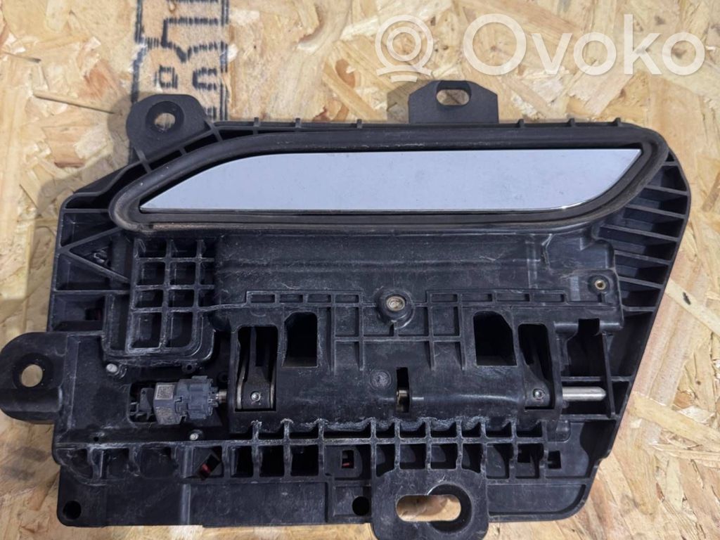Tesla Model S Manecilla externa puerta delantera 