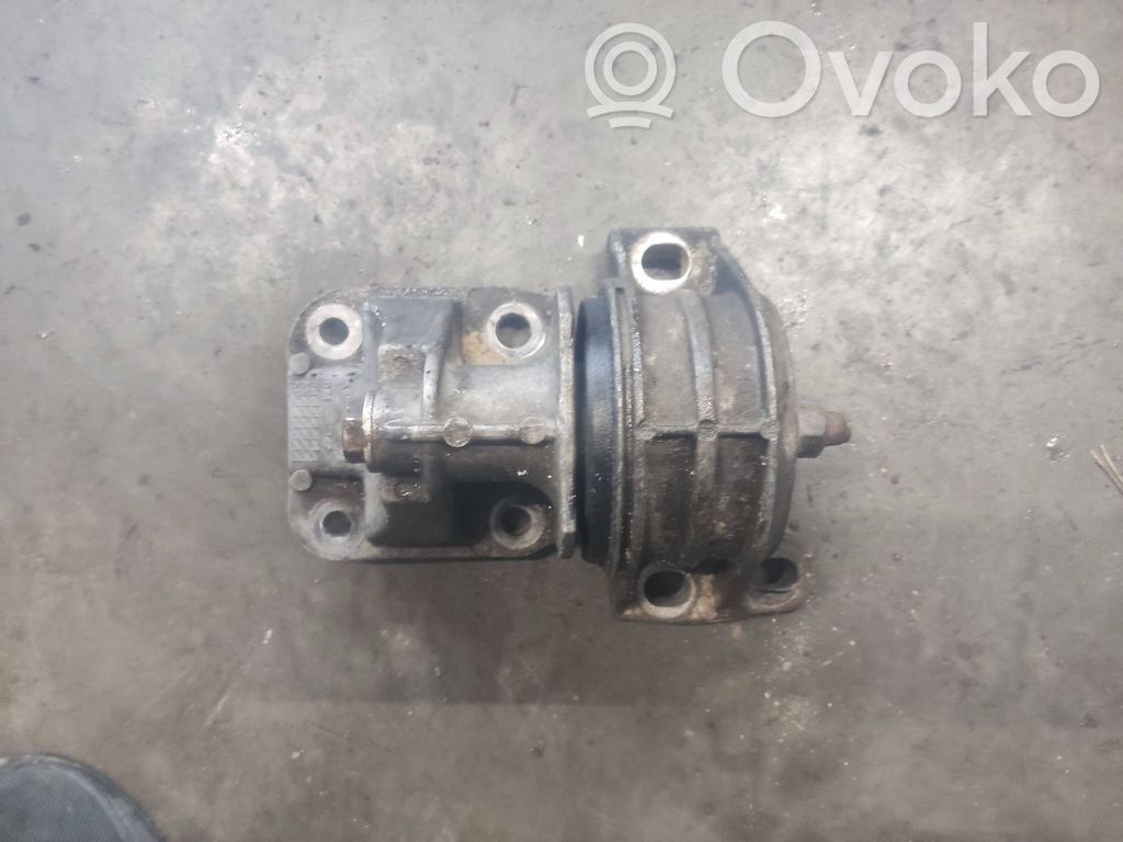 Engine mount bracket   1335125080