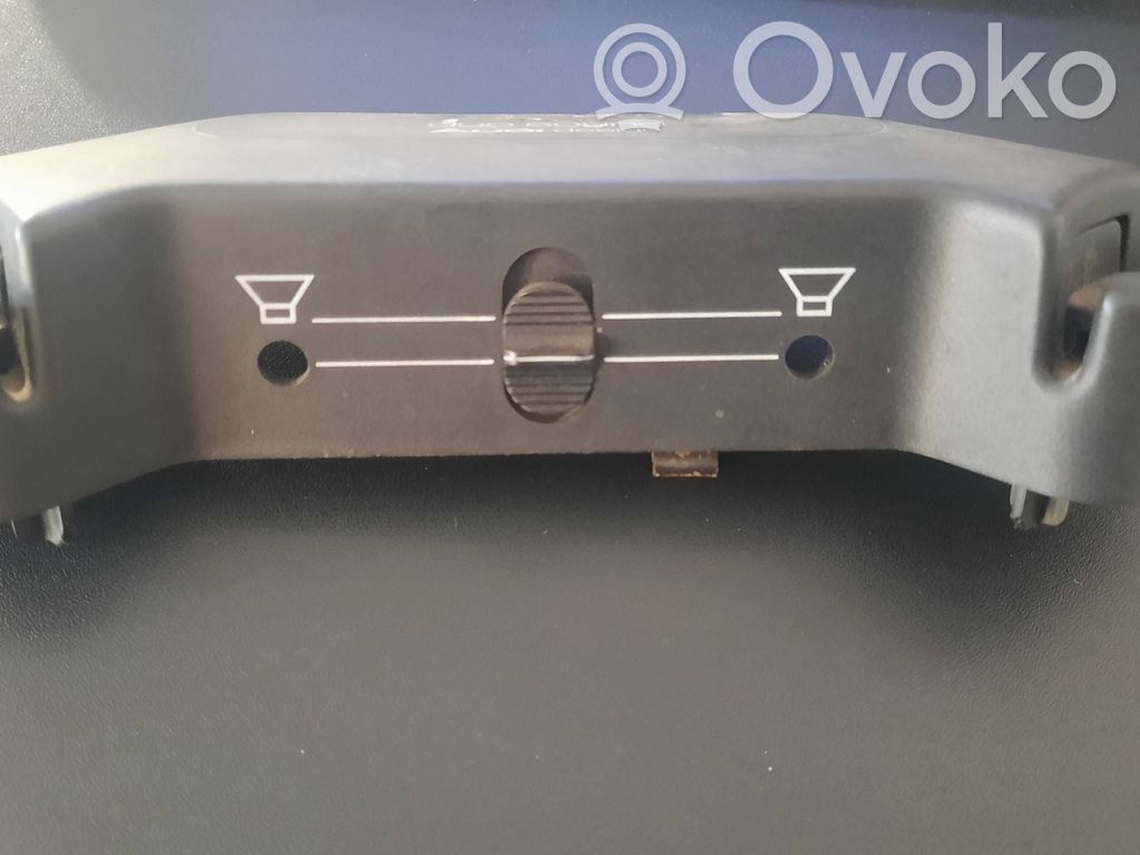 Audi 80 90 B3 Wzmacniacz audio 