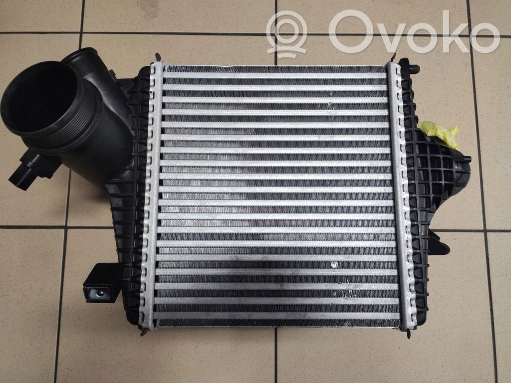 Audi Q7 4M Interkūlerio radiatorius 