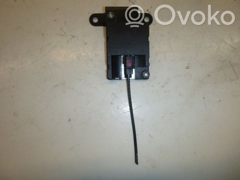 BMW 7 E65 E66 Antenos stiprintuvas 