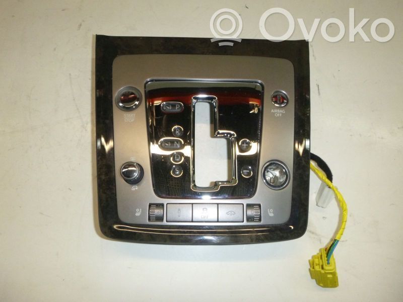 Volkswagen Phaeton Center console 