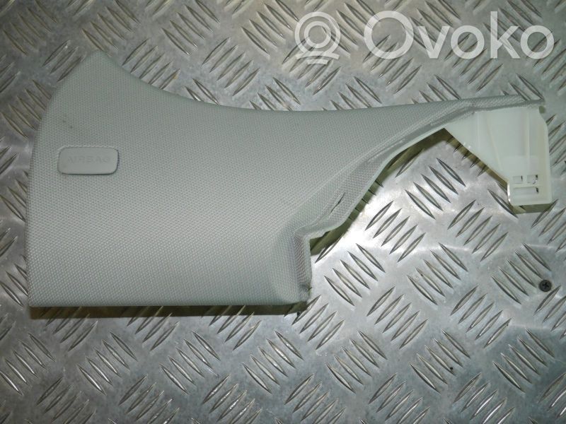(C) garniture de pilier   8T8867246A,8T8867246A