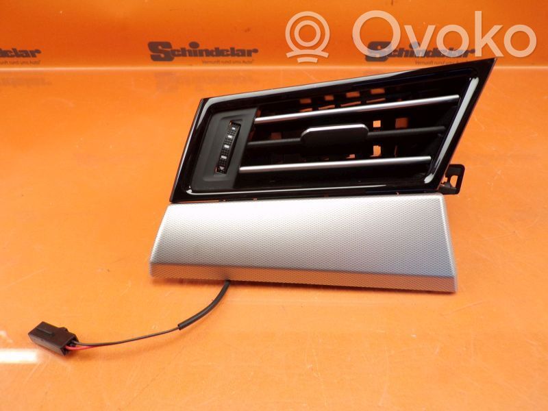 Volkswagen PASSAT B8 Ramă grilă ventilație bord 
