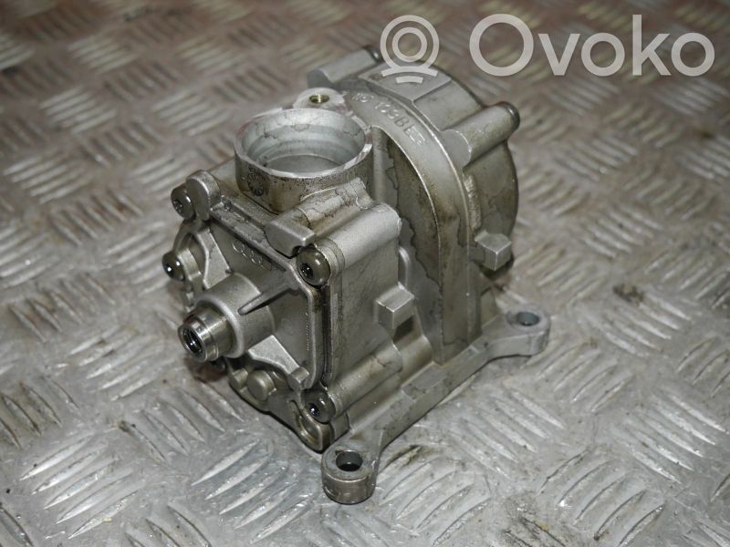 Audi A6 S6 C7 4G Oil pump 