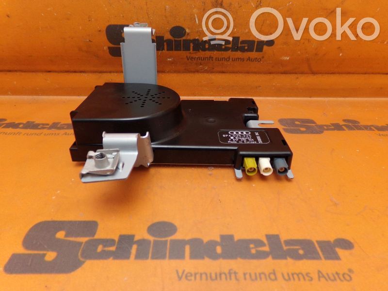 Antenos stiprintuvas   8P4035225,8P4035225