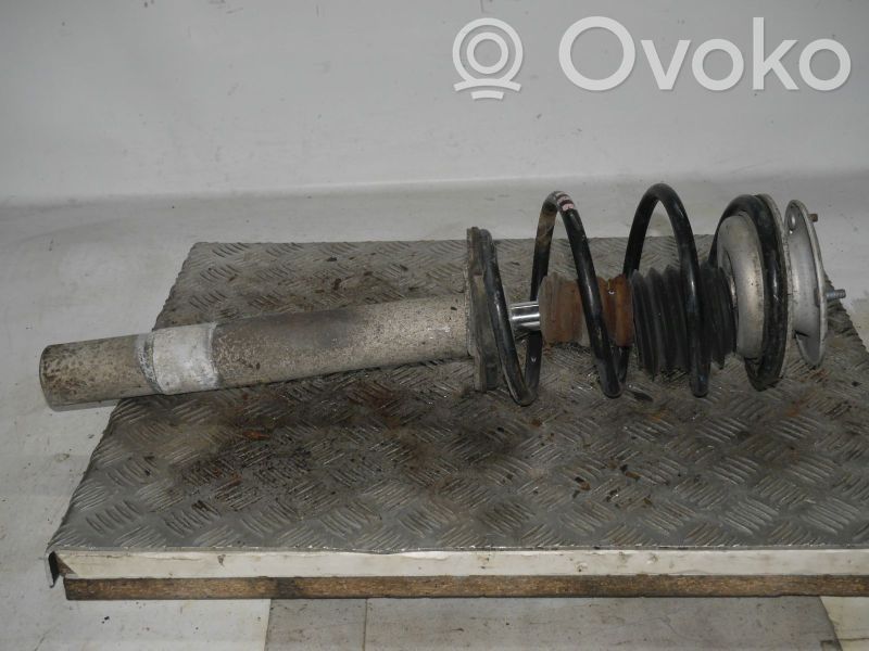 BMW 5 E39 Etuiskunvaimennin kierrejousella 