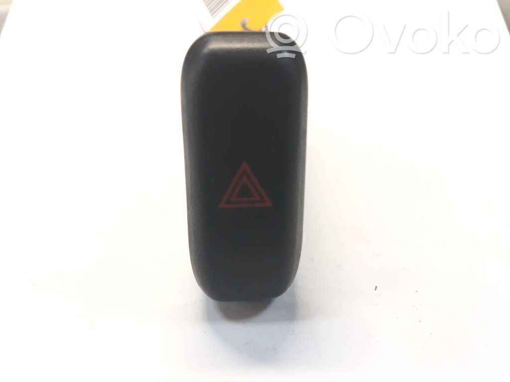 Mitsubishi Montero Botón interruptor de luz de peligro 
