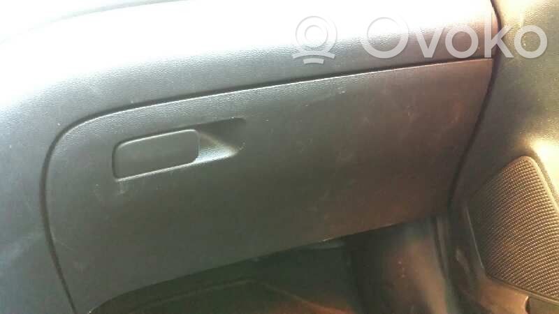 Guantera   84510C8000,84510C8000