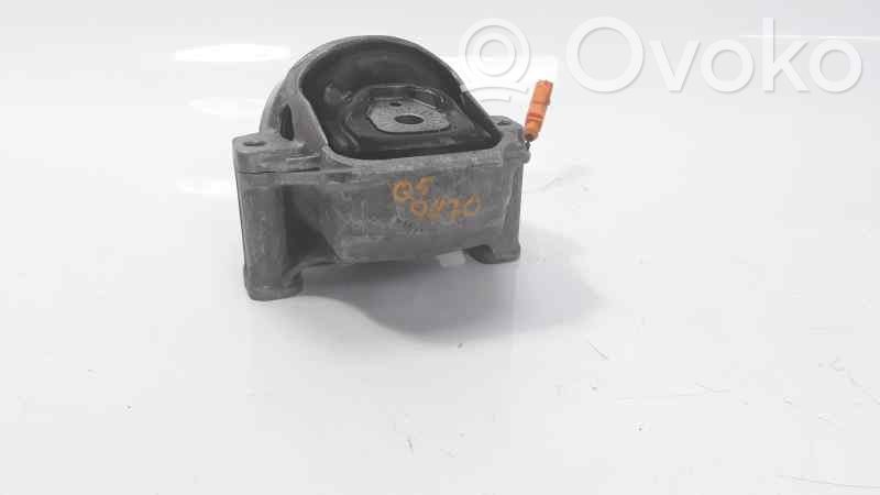 Audi Q5 SQ5 8R Engine mount bracket 