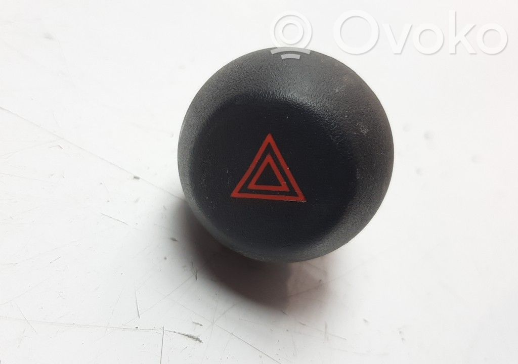 Comutator lumini pericol   15B060,15B060