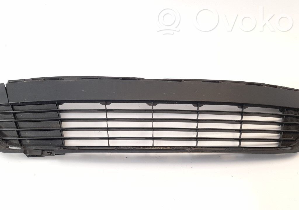 Toyota Yaris Grilă față 