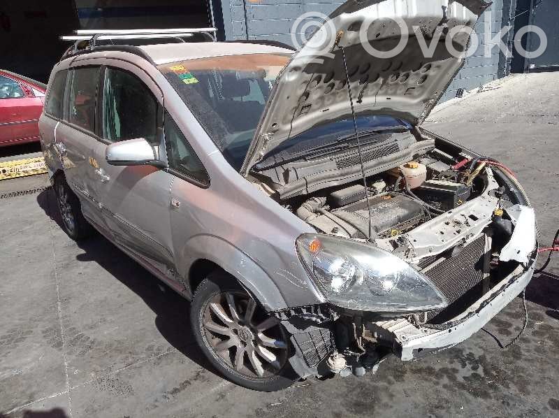 Opel Zafira B Skraplacz / Chłodnica klimatyzacji 