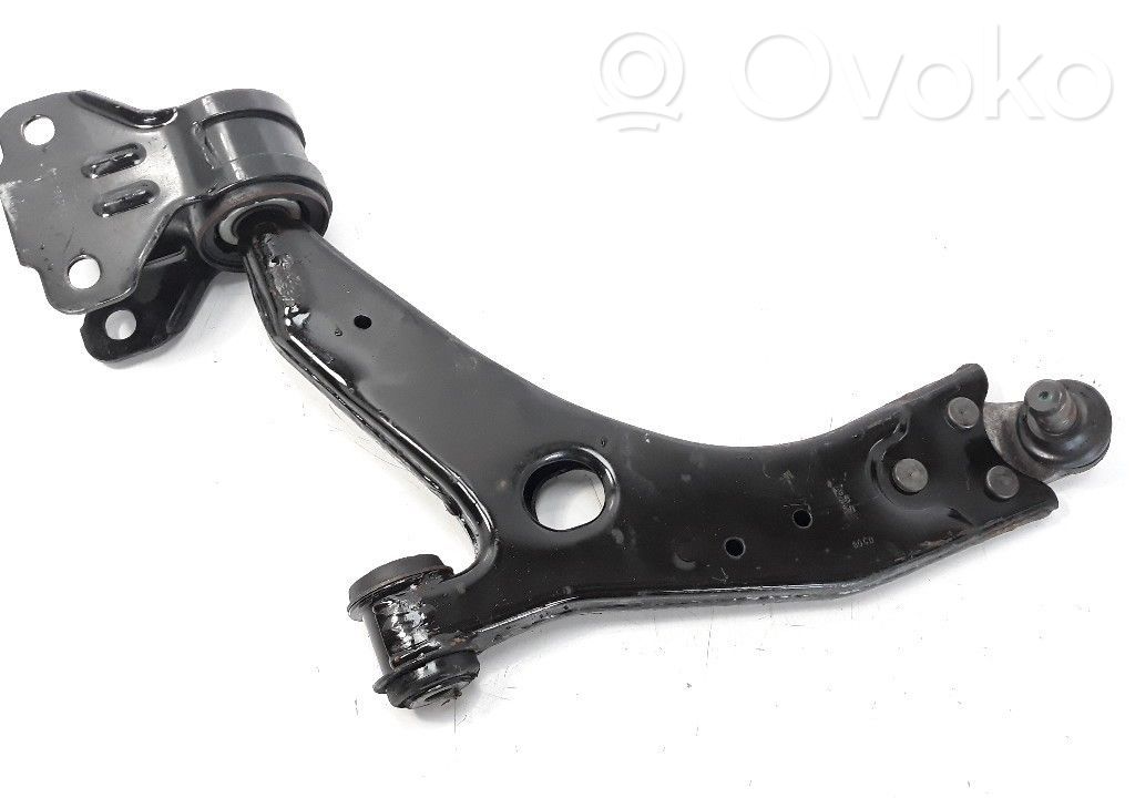 Ford Focus Braccio di controllo sospensione anteriore 