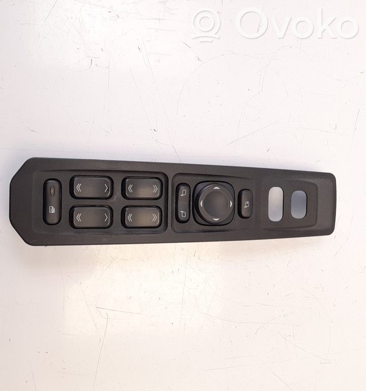 Cadillac SRX Electric window control switch 